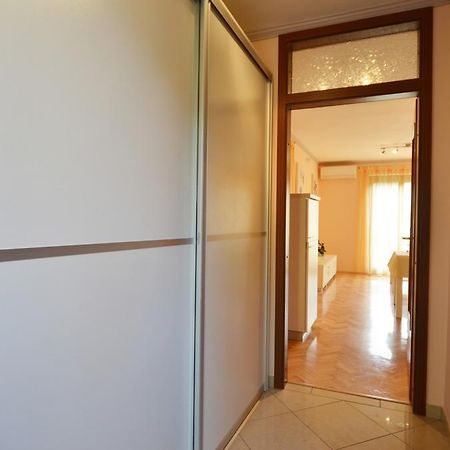 Apartments Benussi 1045 로비니 외부 사진